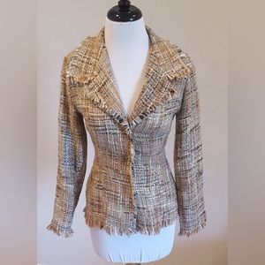 Classic Tweed Design Jacket.
Super cute Perfect for Autumn 
Size: 2